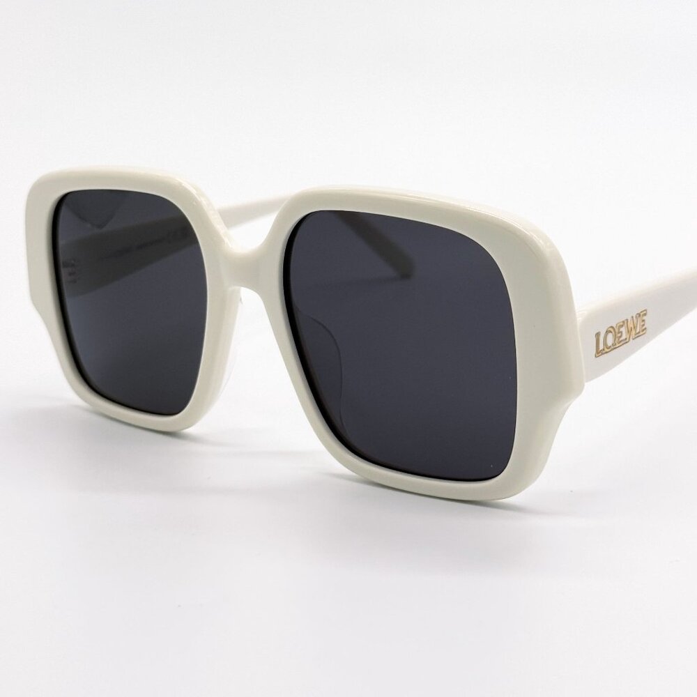 NEW LW40134U 25A, LOEWE SUNGLASSES SQUARE OVERSIZED WHITE LOEWE EYEWEAR